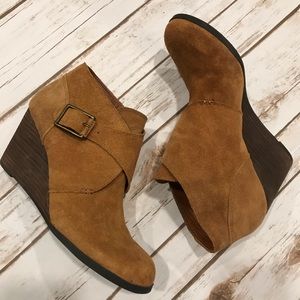 Lucky Brand Sumarah Tan Suede Wedge Booties